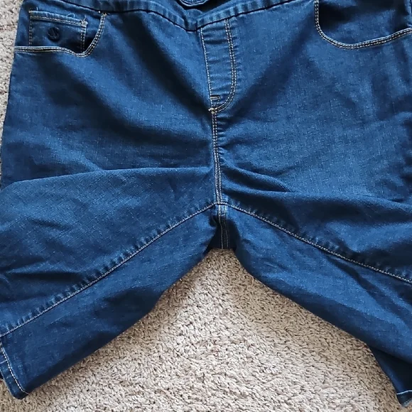 16W Gloria Vanderbilt Stretch Pull On Shorts - Picture 5 of 10